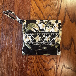 Vera Bradley Jasmine Pocket Tri Fold Wallet ID Cards Retired Black White Flowers